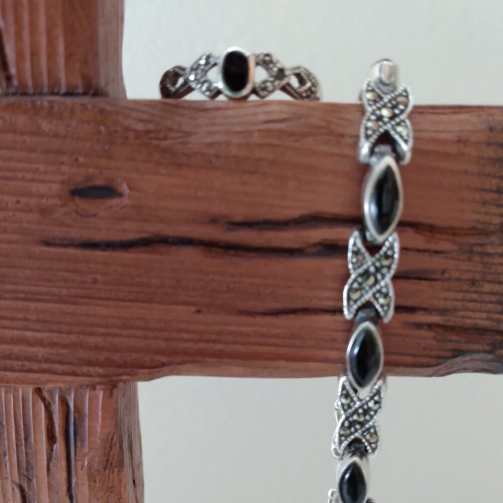 Black onyx ring & bracelet set .